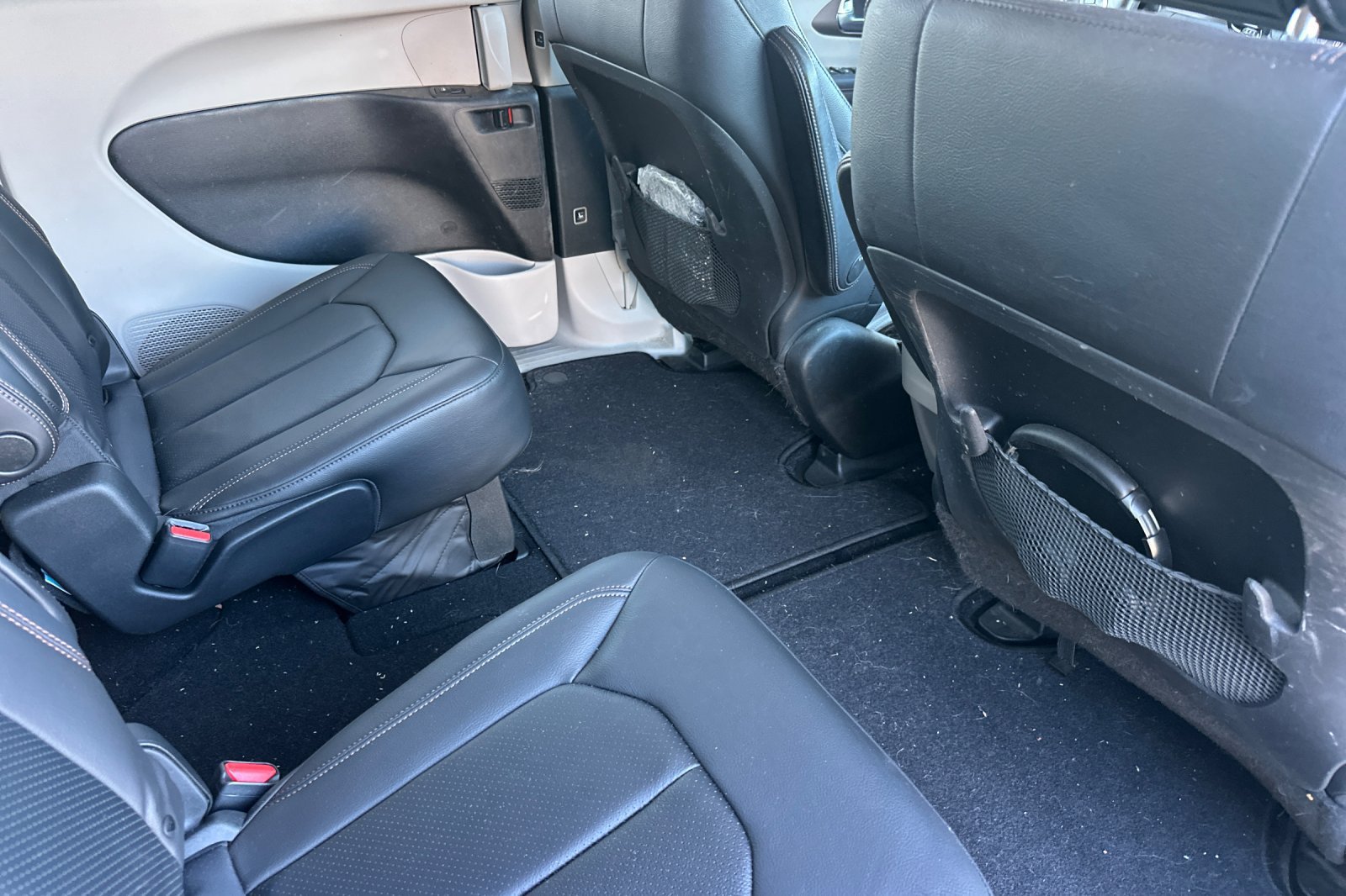 Used 2019 Chrysler Pacifica Touring-L w/ Advanced Safetytec Group FWD image 18