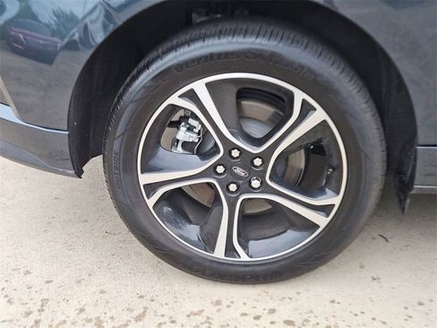 Used 2022 Ford Edge ST image 11