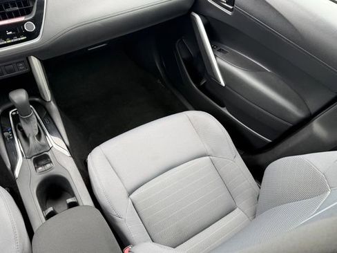 Used 2025 Toyota Corolla Cross AWD Hybrid image 22