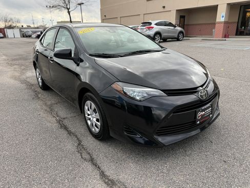 Used 2017 Toyota Corolla SE image 6