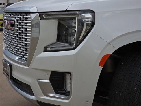 Used 2023 GMC Yukon XL Denali w/ Denali Reserve Package image 30