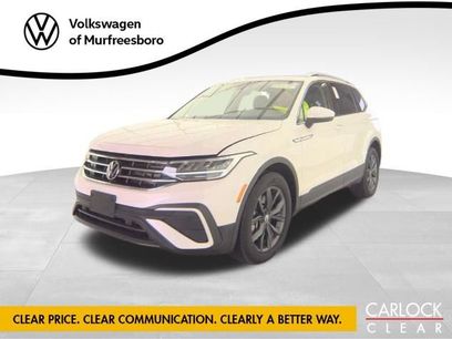 Used 2023 Volkswagen Tiguan SE w/ Panoramic Sunroof Package