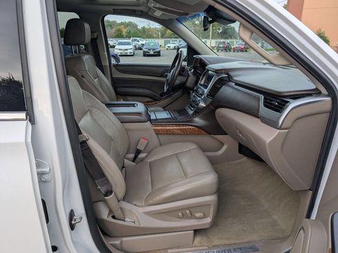 Used 2018 Chevrolet Suburban Premier image 11