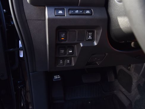 Used 2023 Nissan Frontier PRO-4X w/ Pro Convenience Package AWD/4WD image 13