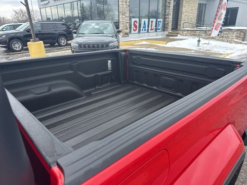 Used 2022 Jeep Gladiator Willys image 10