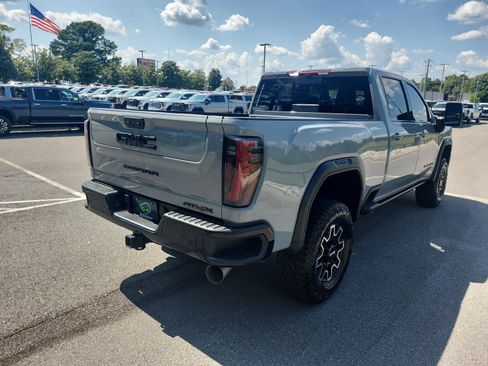 Used 2025 GMC Sierra 2500 AT4X AWD/4WD image 3