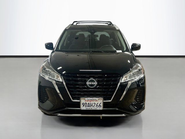 Used 2023 Nissan Kicks SV w/ Exterior Package FWD image 2