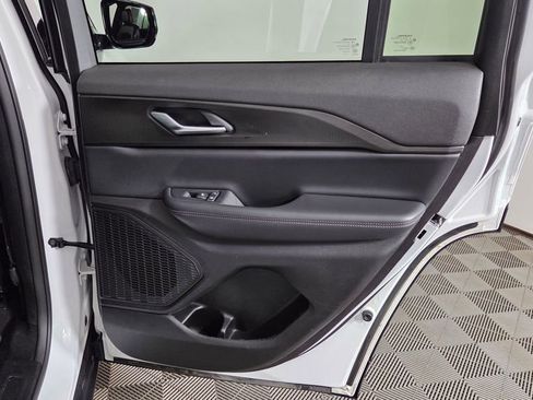 Used 2023 Jeep Grand Cherokee Altitude image 33