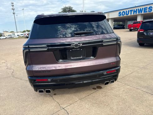 Used 2024 Chevrolet Traverse RS FWD image 6