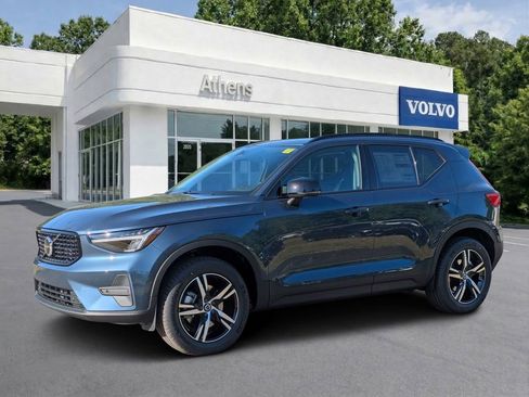 Used 2026 Volvo XC40 B5 Core AWD/4WD image 1