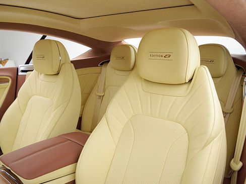 Used 2024 Bentley Continental GT V8 image 24