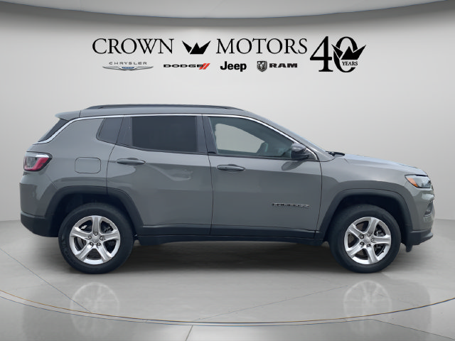 Used 2023 Jeep Compass Latitude w/ Sun and Sound Group AWD/4WD image 4