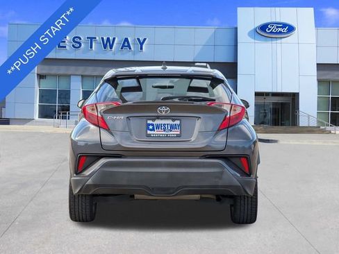 Used 2019 Toyota C-HR XLE image 7