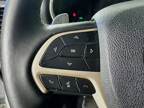 Used 2017 Jeep Grand Cherokee Limited AWD/4WD image 11