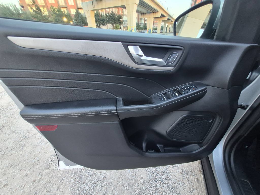 Used 2021 Ford Escape SEL AWD/4WD image 12