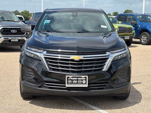 Used 2023 Chevrolet Equinox LS w/ LS Convenience Package FWD image 3