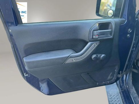 Used 2013 Jeep Wrangler Sport w/ Connectivity Group AWD/4WD image 10