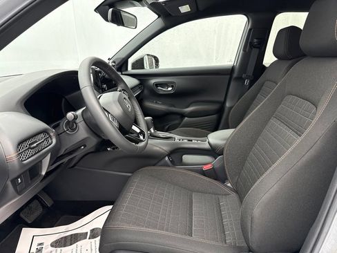 Used 2025 Honda HR-V Sport image 16