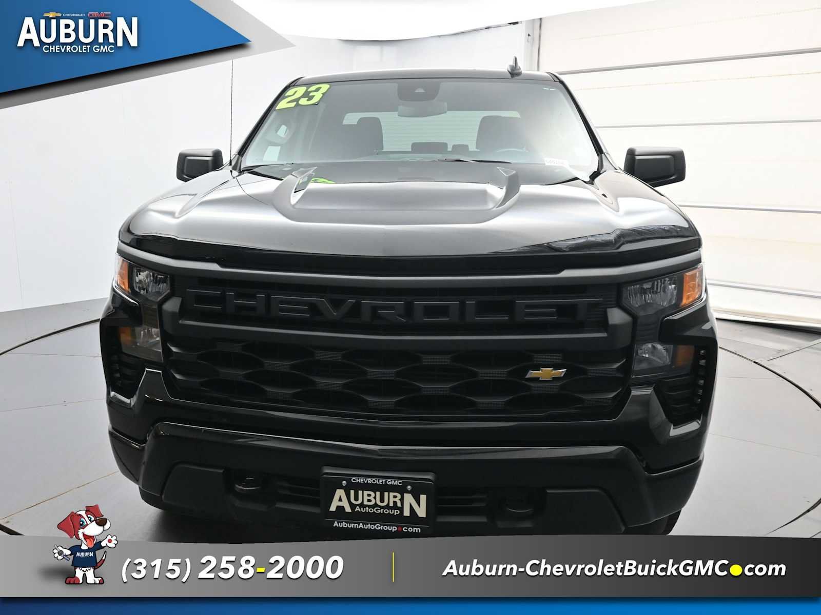 Used 2023 Chevrolet Silverado 1500 Custom AWD/4WD image 3