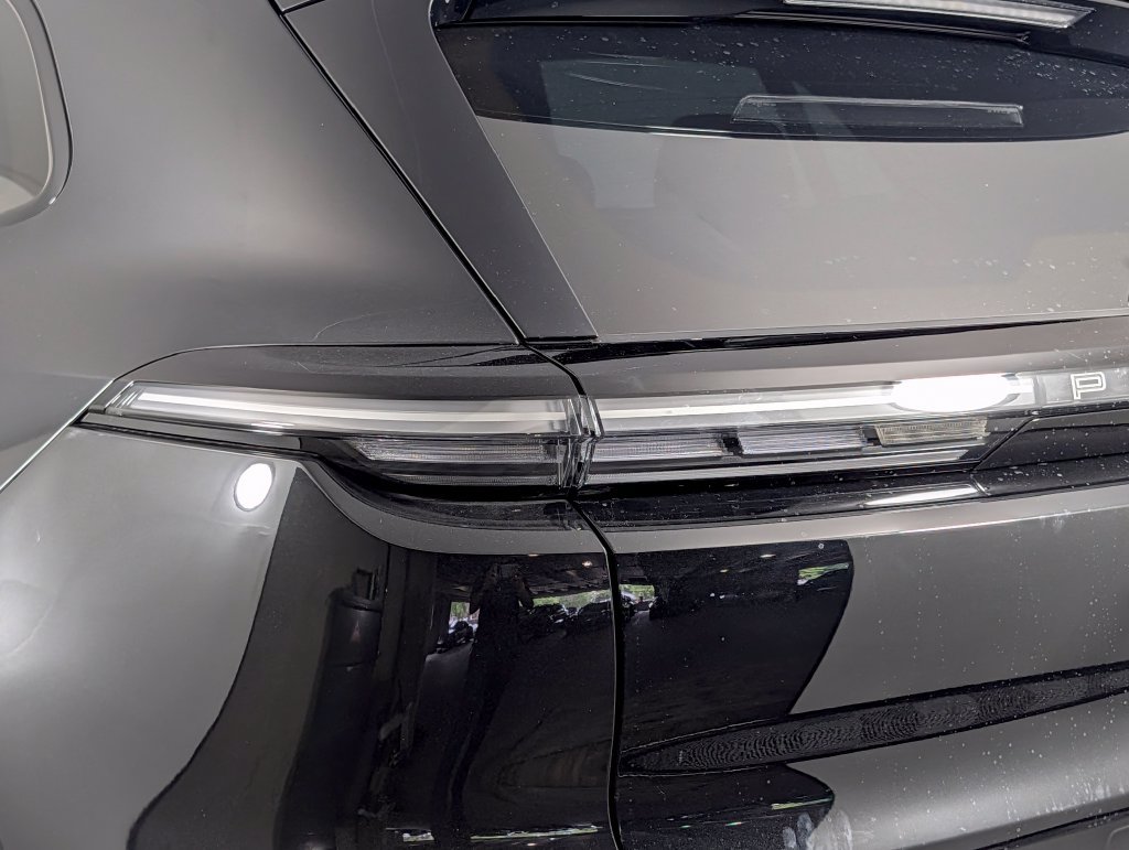 New 2026 Porsche Cayenne Electric AWD/4WD image 16