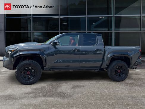Used 2025 Toyota Tacoma TRD Pro AWD/4WD image 10