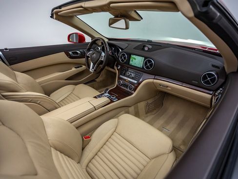 Used 2014 Mercedes-Benz SL 550 image 27