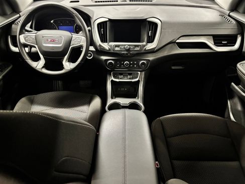 Used 2024 GMC Terrain SLE w/ Driver Convenience Package FWD image 11