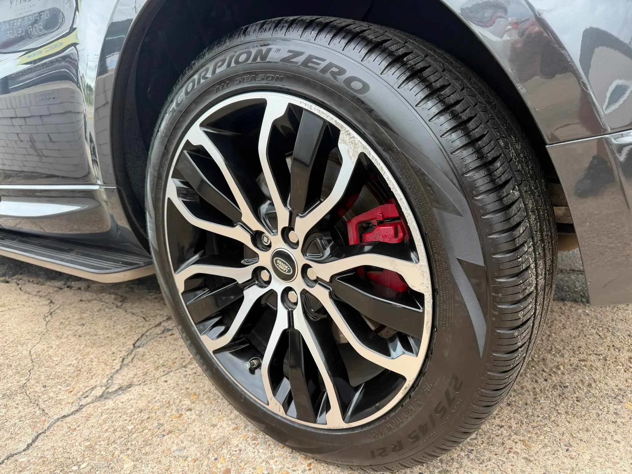 Used 2019 Land Rover Range Rover Sport Supercharged AWD/4WD image 32