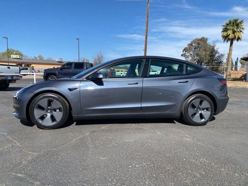 Used 2023 Tesla Model 3 Standard Range image 3