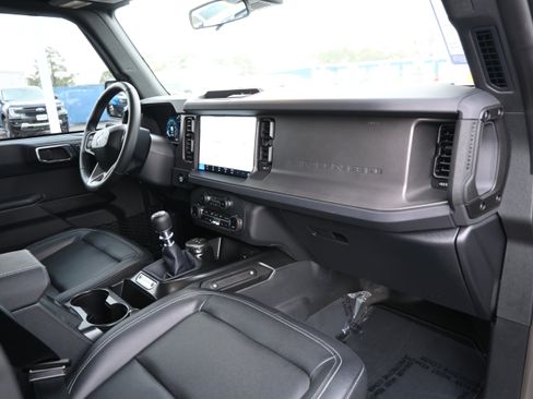 Used 2025 Ford Bronco Big Bend image 16
