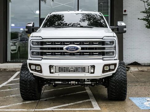 Used 2024 Ford F350 Platinum image 8