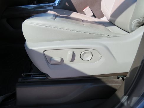 Certified 2022 Chevrolet Silverado 1500 LTZ w/ Technology Package image 18