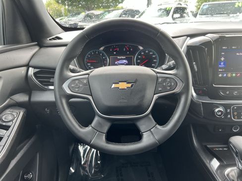 Used 2023 Chevrolet Traverse LT AWD/4WD image 16