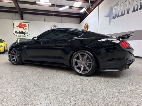 Used 2017 Ford Mustang Shelby GT350 w/ Electronics Package RWD image 4