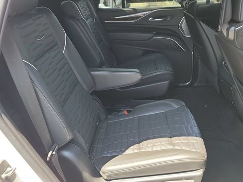 Certified 2022 Cadillac Escalade Sport Platinum w/ Heavy-Duty Trailer Package AWD/4WD image 27