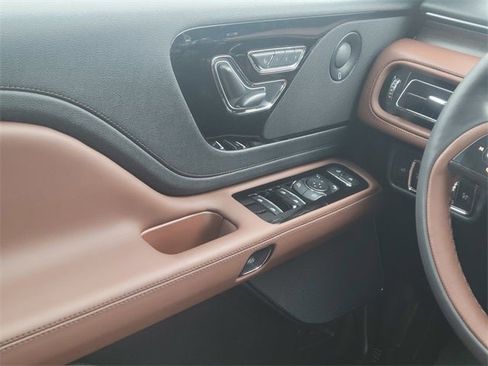 New 2025 Lincoln Aviator Reserve image 34
