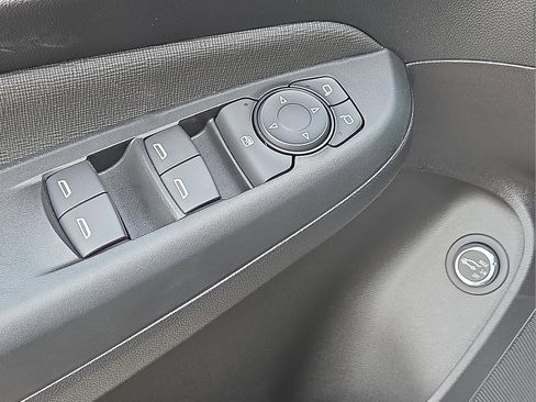 New 2026 Buick Envista Avenir image 13