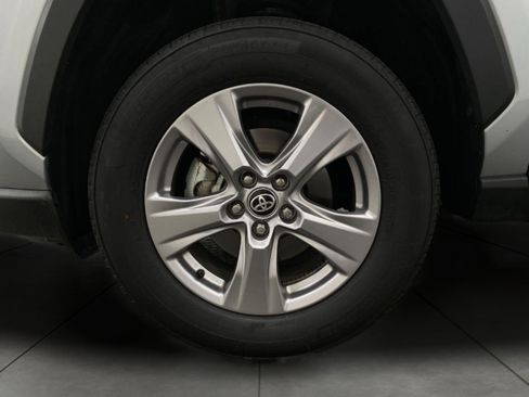 Used 2025 Toyota RAV4 XLE AWD/4WD image 12
