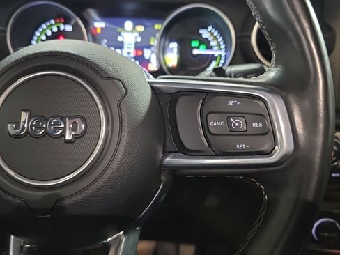 Used 2022 Jeep Wrangler Unlimited Sahara w/ Cold Weather Group image 29