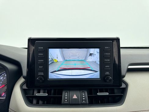 Used 2019 Toyota RAV4 XLE Premium image 6