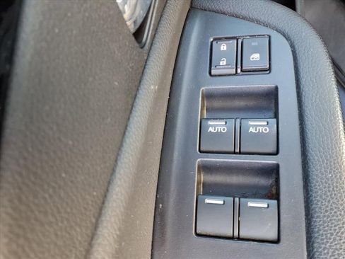 Used 2019 Honda Pilot Touring image 17