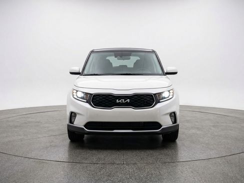 Used 2025 Kia Soul LX w/ LX Technology Package FWD image 2