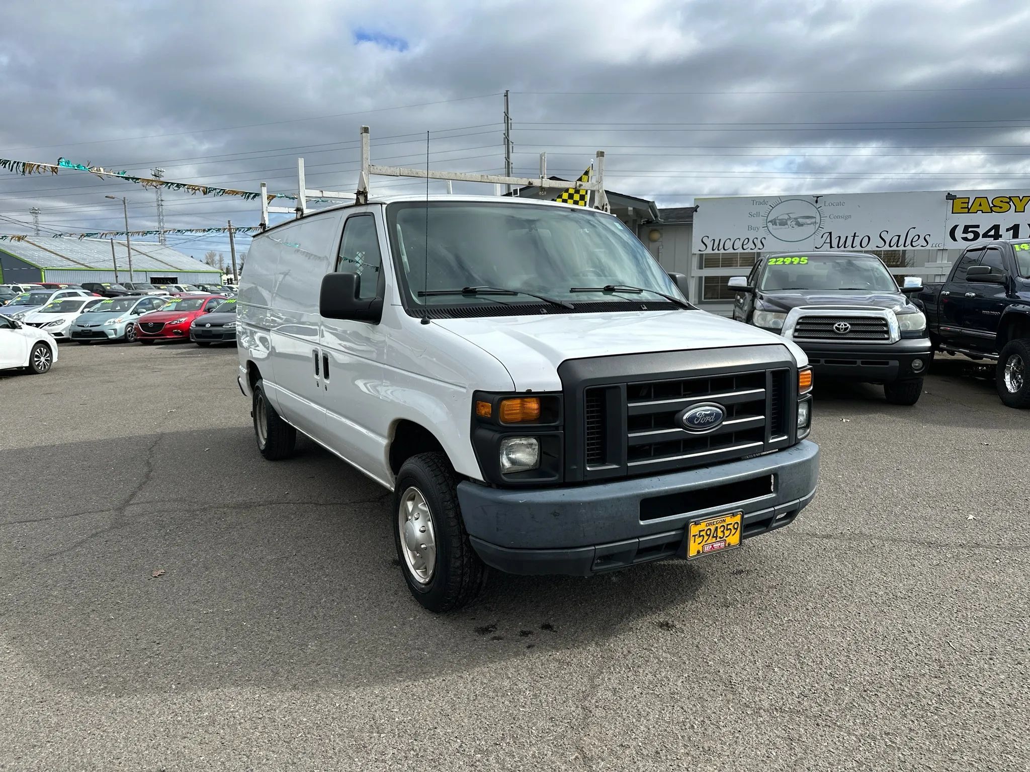 Used 2011 Ford E-150 and Econoline 150 w/ Commercial Cargo Van Pkg RWD image 1