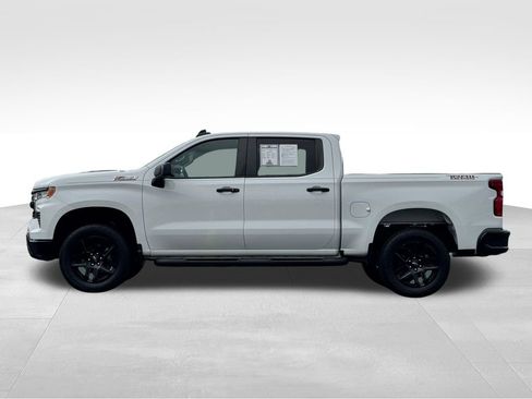 Used 2024 Chevrolet Silverado 1500 LT Trail Boss w/ Convenience Package II AWD/4WD image 4