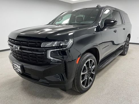 Used 2024 Chevrolet Suburban RST AWD/4WD image 4