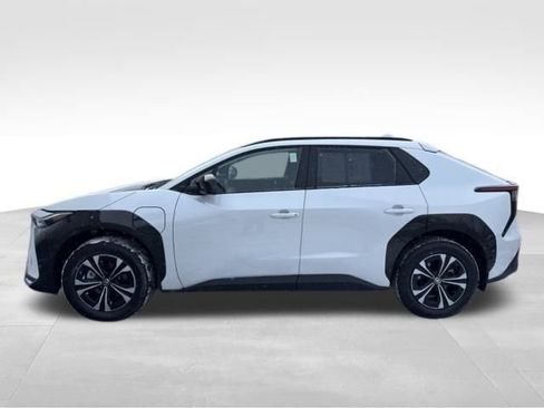 Used 2024 Toyota bZ4X XLE image 8