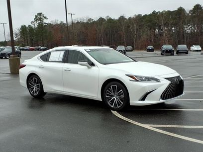 New 2025 Lexus ES 300h w/ Premium Package