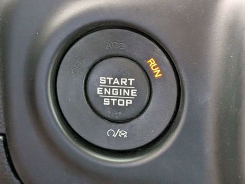 Used 2020 Jeep Gladiator Overland AWD/4WD image 32