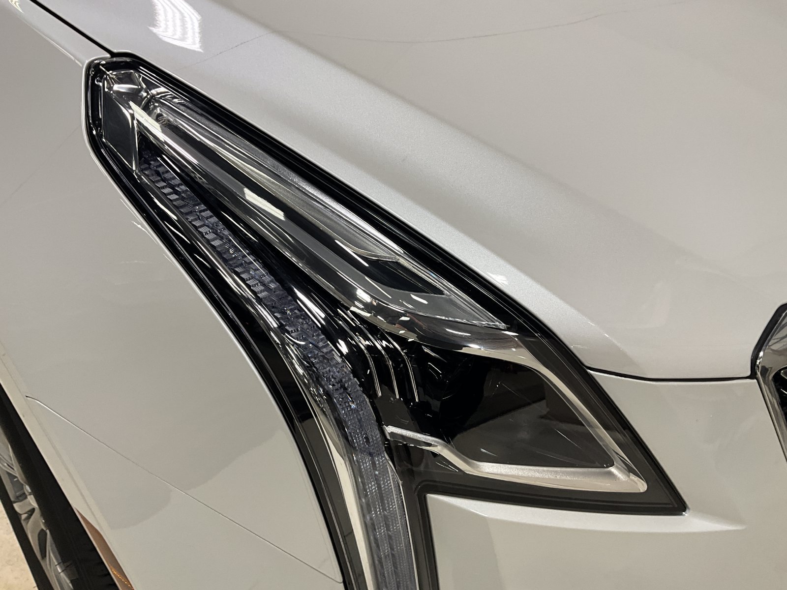 Used 2023 Cadillac XT5 Premium Luxury w/ Technology Package AWD/4WD image 27