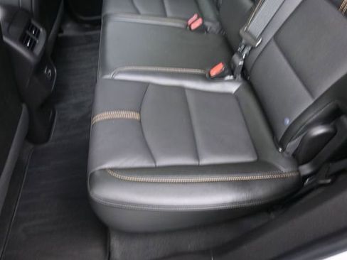 Used 2024 Chevrolet Equinox Premier FWD image 21